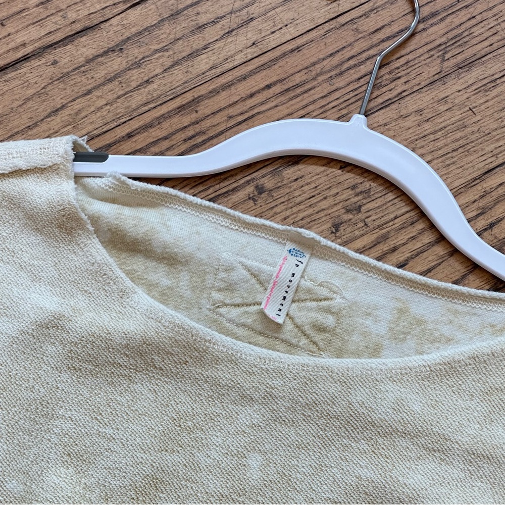 Free People movement yellow reversible long Sleeve pullover sweatshirt Top - Picture 2 of 5